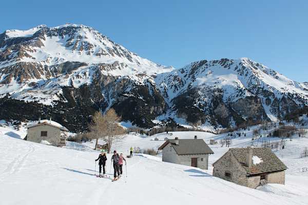 Schneetourenbus