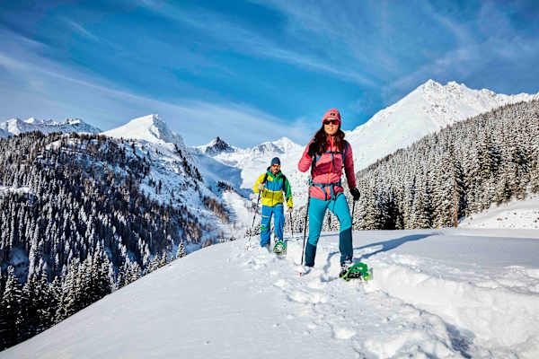 Schneeschuhwandern rund um Kappl.