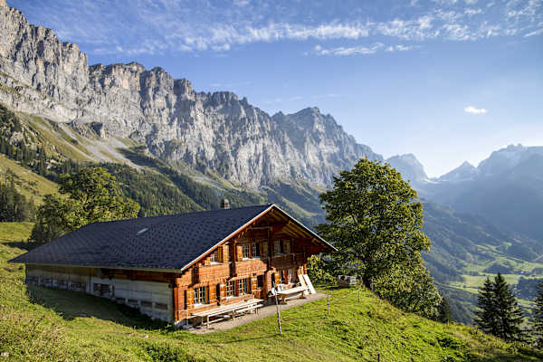 Die Birchlaui mit Blick auf die Gadmer Dolomiten