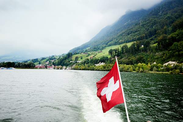 Pilatus in der Schweiz: Schiffspassage bei Luzern
