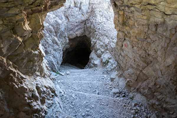 Steile Treppe durch den Paternkofel