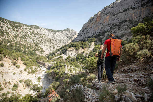 pw---11---bergwelten---sardinien---die-machtigen-felsen-der-ogliastra-(1)