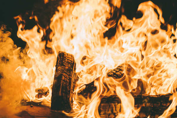 Richtig Lagerfeuer machen