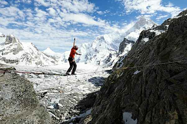 David Lama beim Balanceakte
