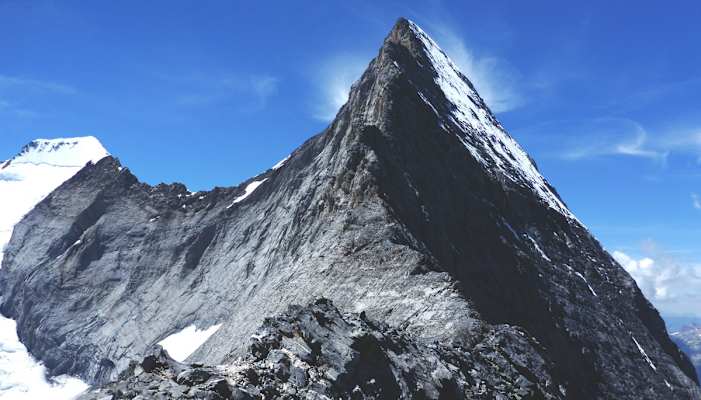 Die Südwand und der Mittellegigrat des Eiger in voller Pracht