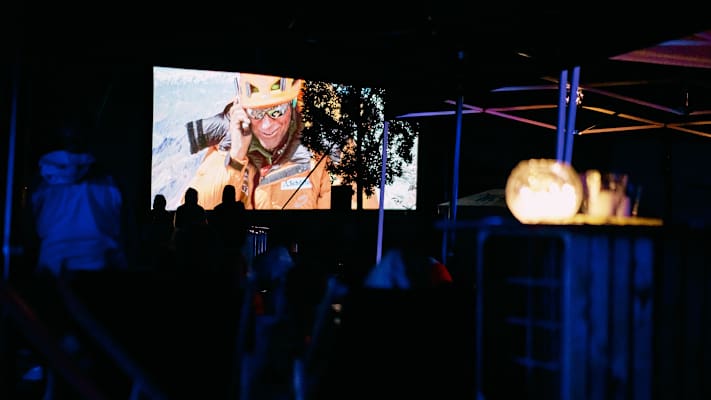 Schöffel, Oben angekommen, Film, Ralf Dujmovits, Alpinist, Höhenbergsteiger