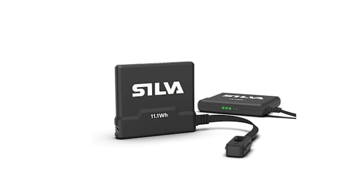 silva stirnlampe closeup vom akku