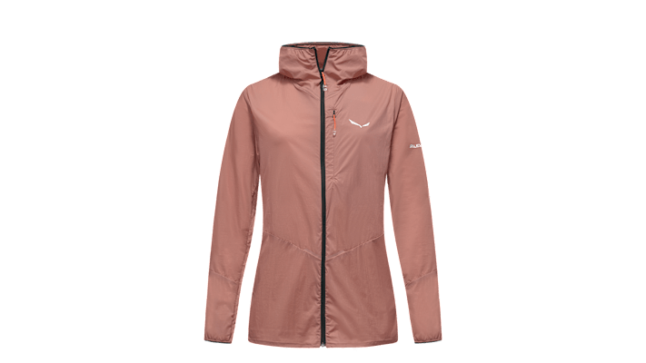 Zu sehen ist die altrosa Pedroc Light Jacke von Salewa.