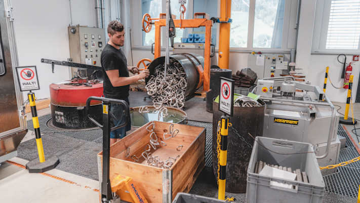 Mit Leidenschaft geschmiedet: Die Metallverarbeitung gehört weiterhin zu den Kernkompetenzen von Austrialpin.