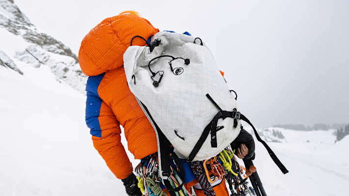 Der Eiger Nordwand 28 Rucksack der neuen Mammut-Kollektion.