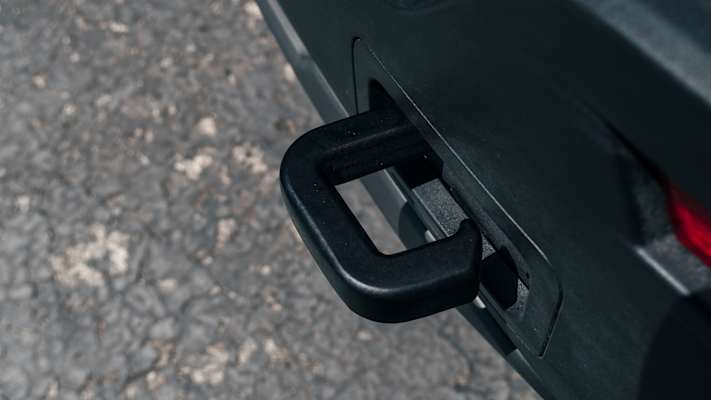 Der hintere Abschlepphacken des Jeep® Avenger 4xe.