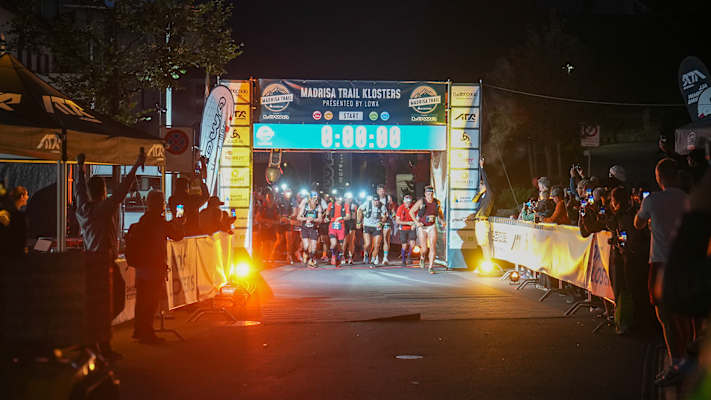 Der Startschuss für den „Madrisa Trail Klosters 2025 presented by LOWA” fällt.
