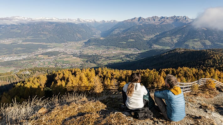 Neben unzähligen Wanderungen laden aussichtsreiche Plätze zum Durchatmen ein.