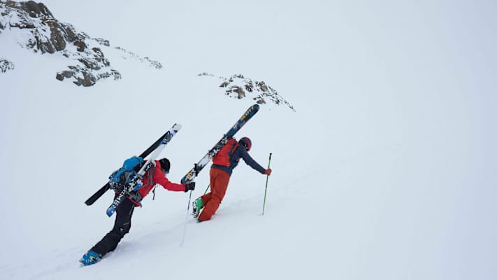 Ski-Tragepassage: Aufstieg zum Mittagskogel im Pitztal