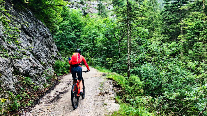 Durch das wildromantische Rettenbachtal