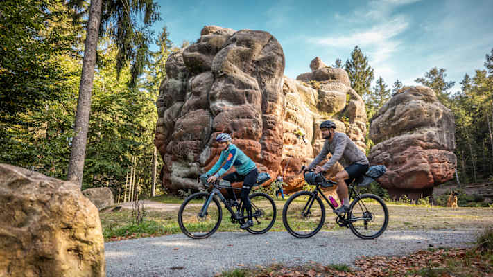 Die Kelchsteine bilden beim Graveln auf der RockHead-Tour eine imposante Kulisse.