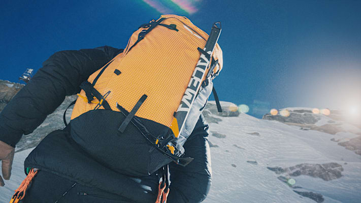 Der neue Ortles Guide 2 von Salewa im Einsatz am Berg im Winter