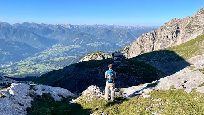Beim Aufbruch bleibt das Guttenberghaus noch einmal im Blick.