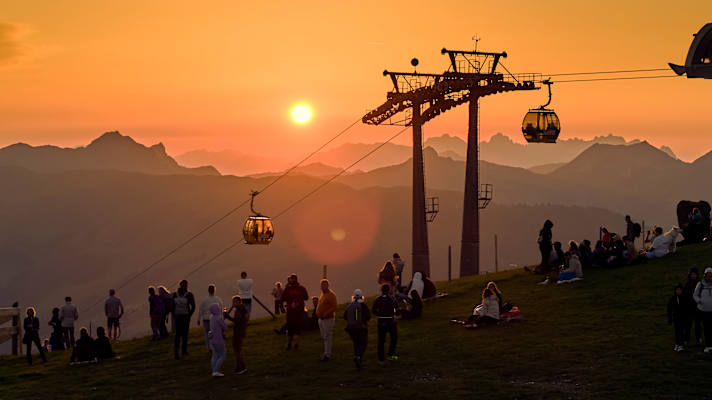 Sonnwendfeuer auf dem Westgipfel in Saalbach Hinterglemm.