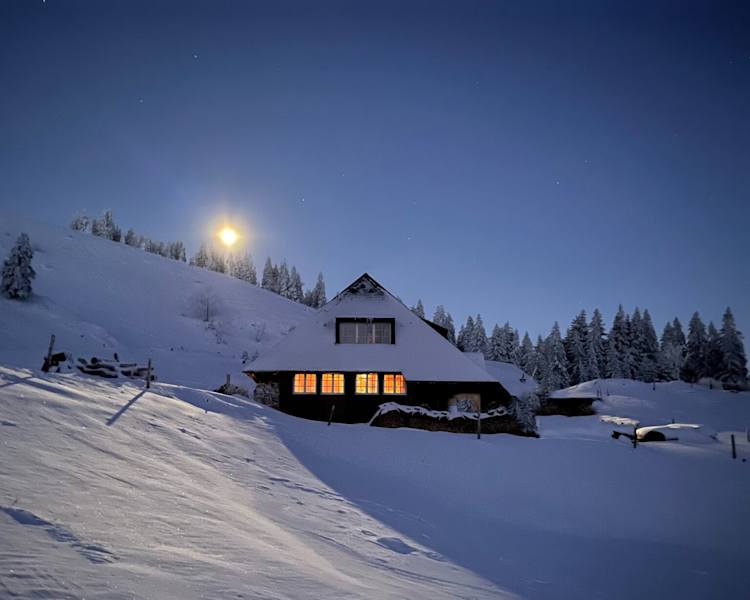 Die Baldenweger Hütte im Winter