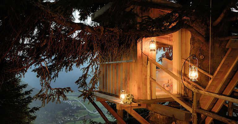 Baumhaus der Hochzeiterhütte, Almendorf Seinerzeit
