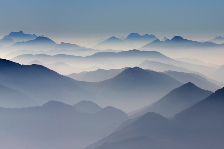 Blick vom Schneeberg nach Westen mit Gesäuse und Dachstein