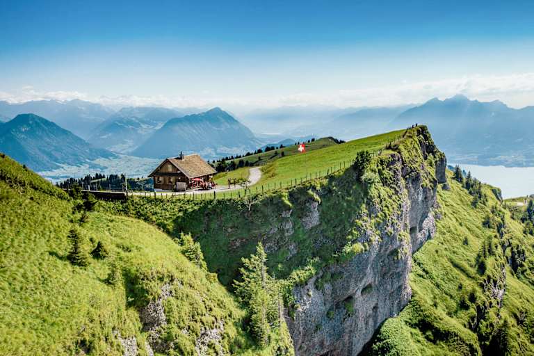 Die Rigi, im Herzen der Schweiz, ist einer von vielen Bergen, dessen Umgebung frei von Verkehrslärm und Abgasen ist.