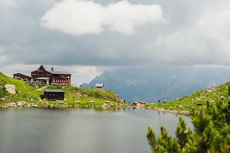 Das Wildseeloderhaus am Wildseelodersee in den Kitzbüheler Alpen