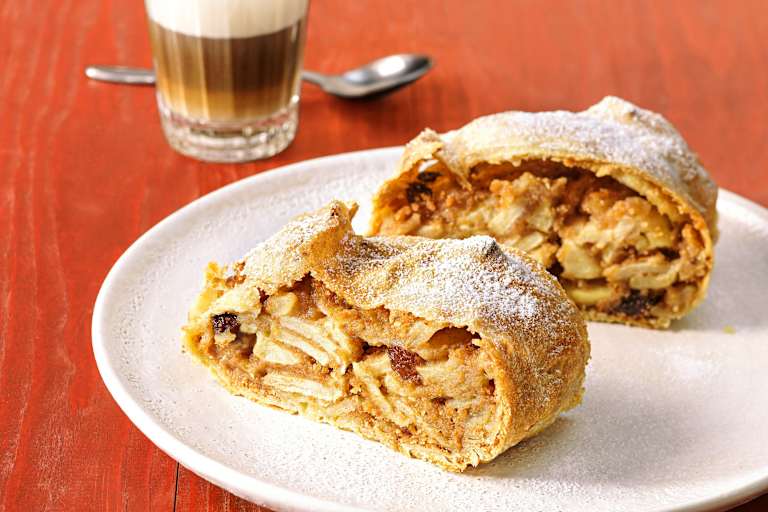Apfelstrudel von der Breithornhütte