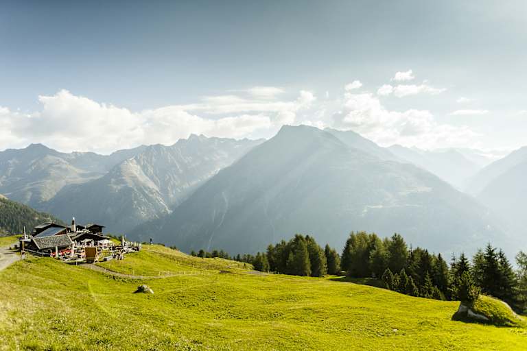Ab dem 15. Mai dürfen österreichische Hütten, wie die Gampe Thaya in den Ötztaler Alpen, wieder ihre Pforten öffnen