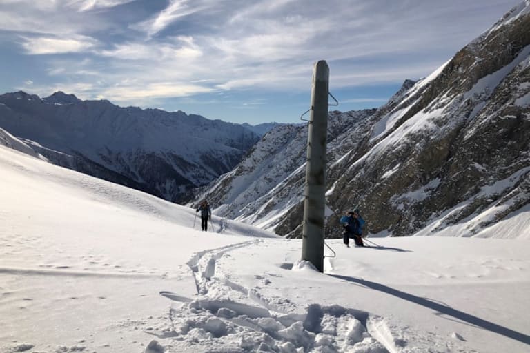 Die Staublawine zerstörte drei Stützen der Materialseilbahn der Erzherzog-Johann-Hütte