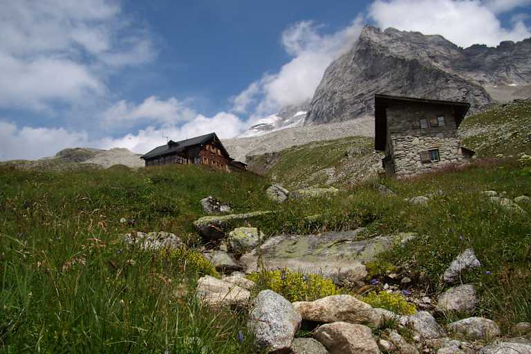 Die Geraer Hütte am Fuße des Olperers ist ein wichtiger Stützpunkt entlang der Peter-Habeler-Runde.