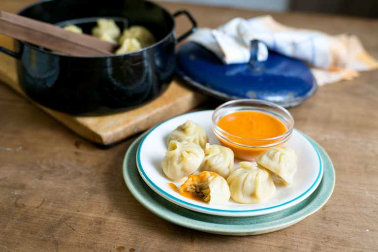 Rezept: Nepalesische Momos mit Tomatensauce