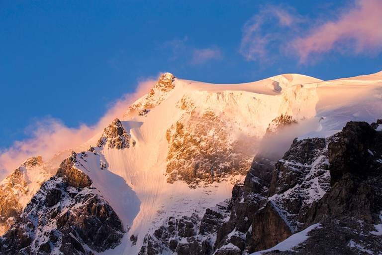 Die Nordwand des Ortlers im Morgenrot