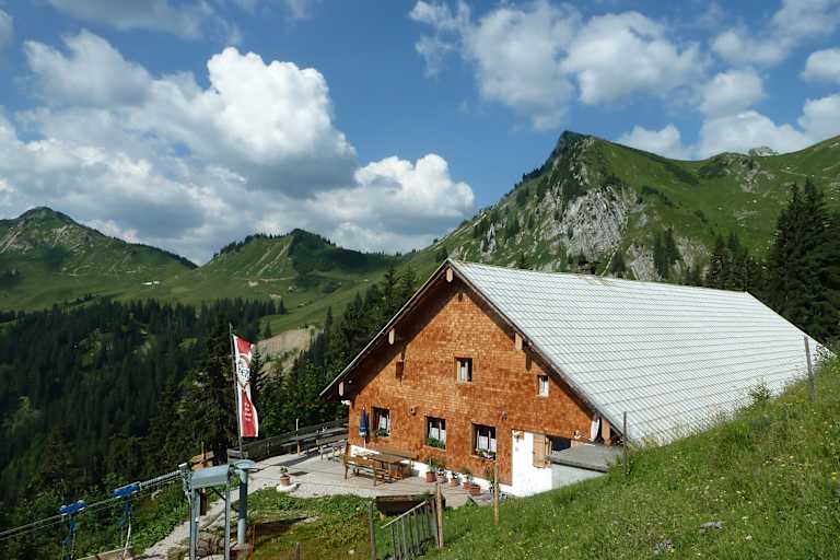 Die Gehrenalpe (1.610 m) in den Allgäuer Alpen