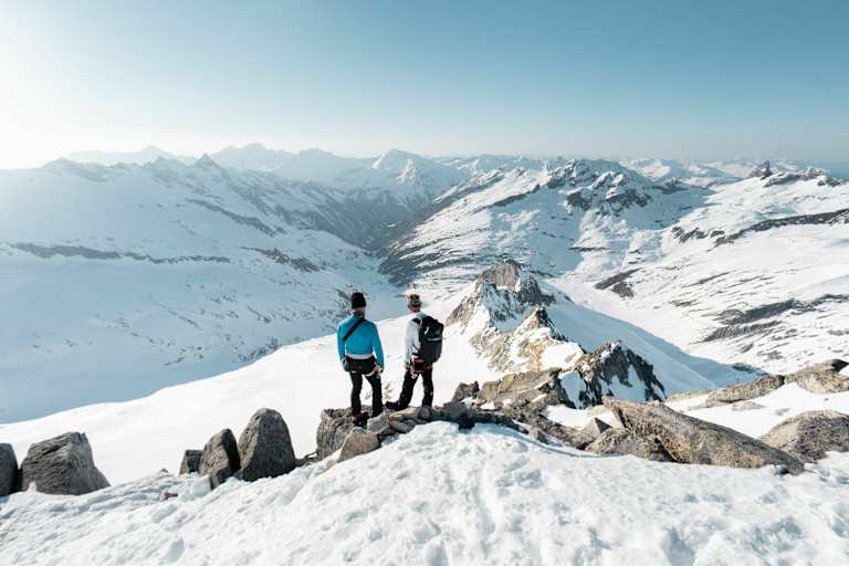 Bergsteiger auf der Skitour rund um die Berlinerspitze
