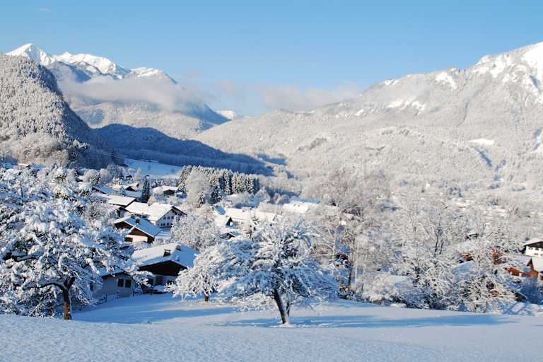 Winterlandschaft bei Unterwössen im oberbayerischen Landkreis Traunstein