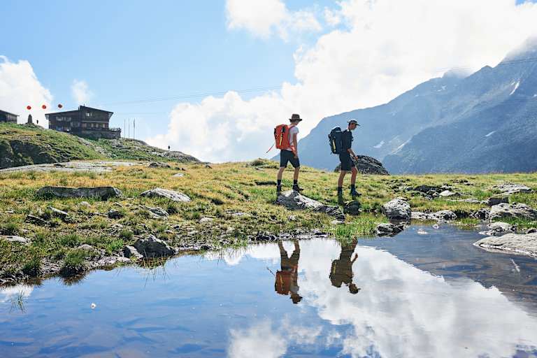 Wandern in den Alpen im August, Wangenitzseehütte