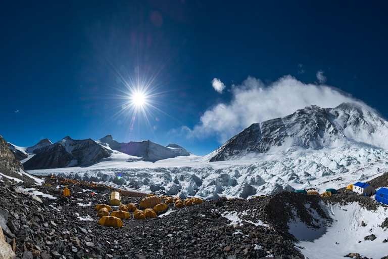 Das Basislager am Fuße des höchsten Bergs der Welt