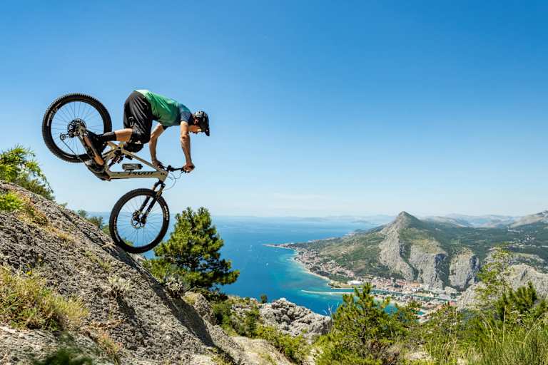 bergwelten_wie_qualitatskontrollen_und_wartung_das_leben_deines_bikes_verlangern_pivot