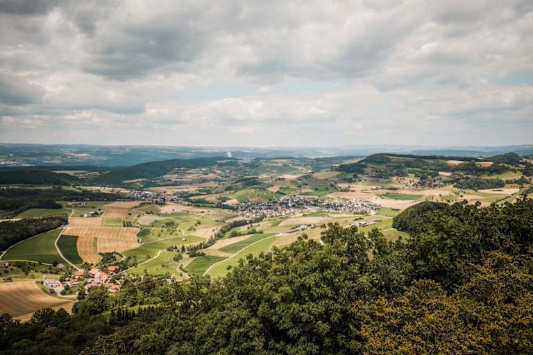 Weiter Blick über das Tal.