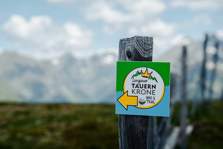 Die Checkpoints befinden sich als QR-Code bei den Wegschildern der Salzburger TAUERN KRONE.
