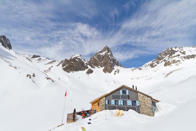 Die Tuoihütte in der Schweiz