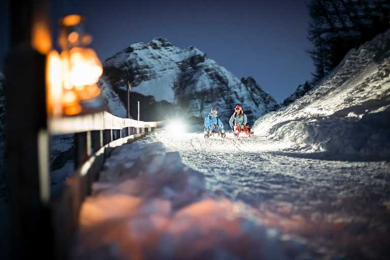 Nachtrodeln vom Feinsten: Start der Elfer Lift Rodelbahn nach Neustift hinab