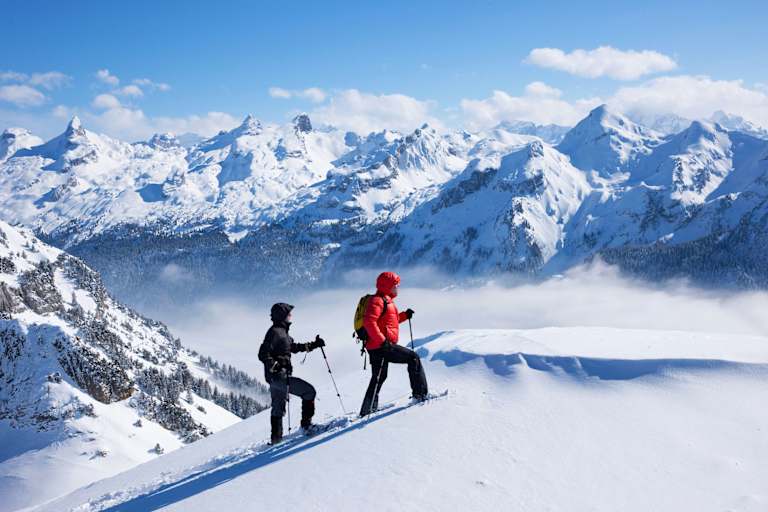 Schneeschuhwanderer in der Schweiz