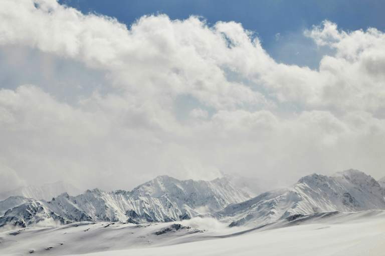 Skitour im Trattenbachtal in Salzburg mit Blick in die Hohen Tauern