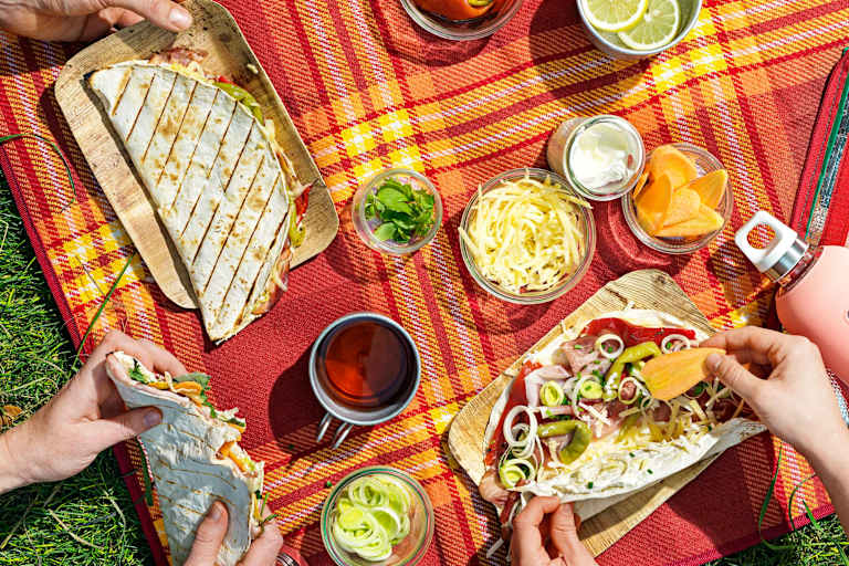 Ideal für Picknick und Wanderung: Tortilla-Calzonen