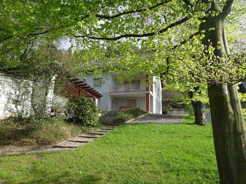 Frühling im Garten der Duisburger Eifelhütte