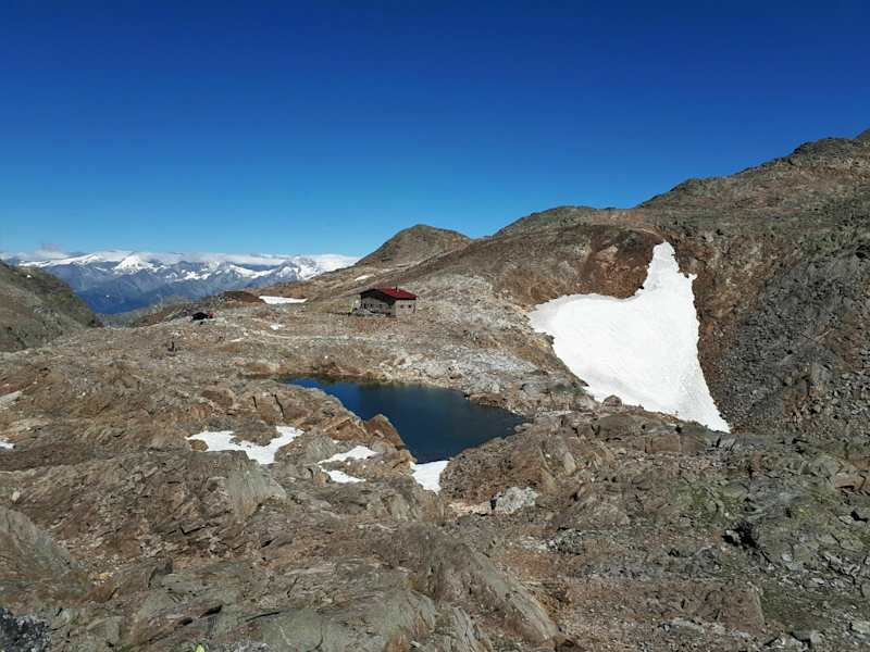 Blick auf die Rieserfernerhütte