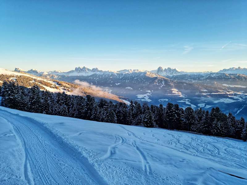 Winterliches Bergpanorama von der Klausner Hütte